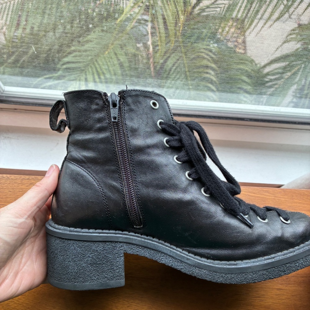 Fluevog Slacker sz 8 moto/ ankle boots - Picture 4 of 11